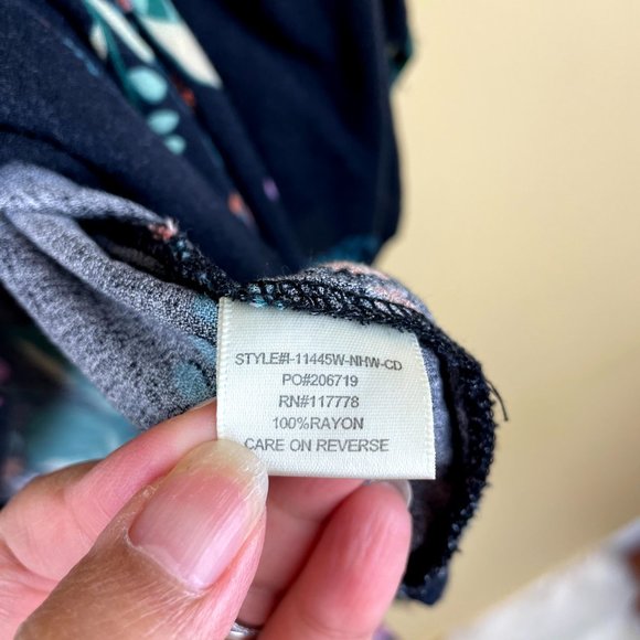 Lovestitch Floral Crop Button down Top S - Picture 6 of 10